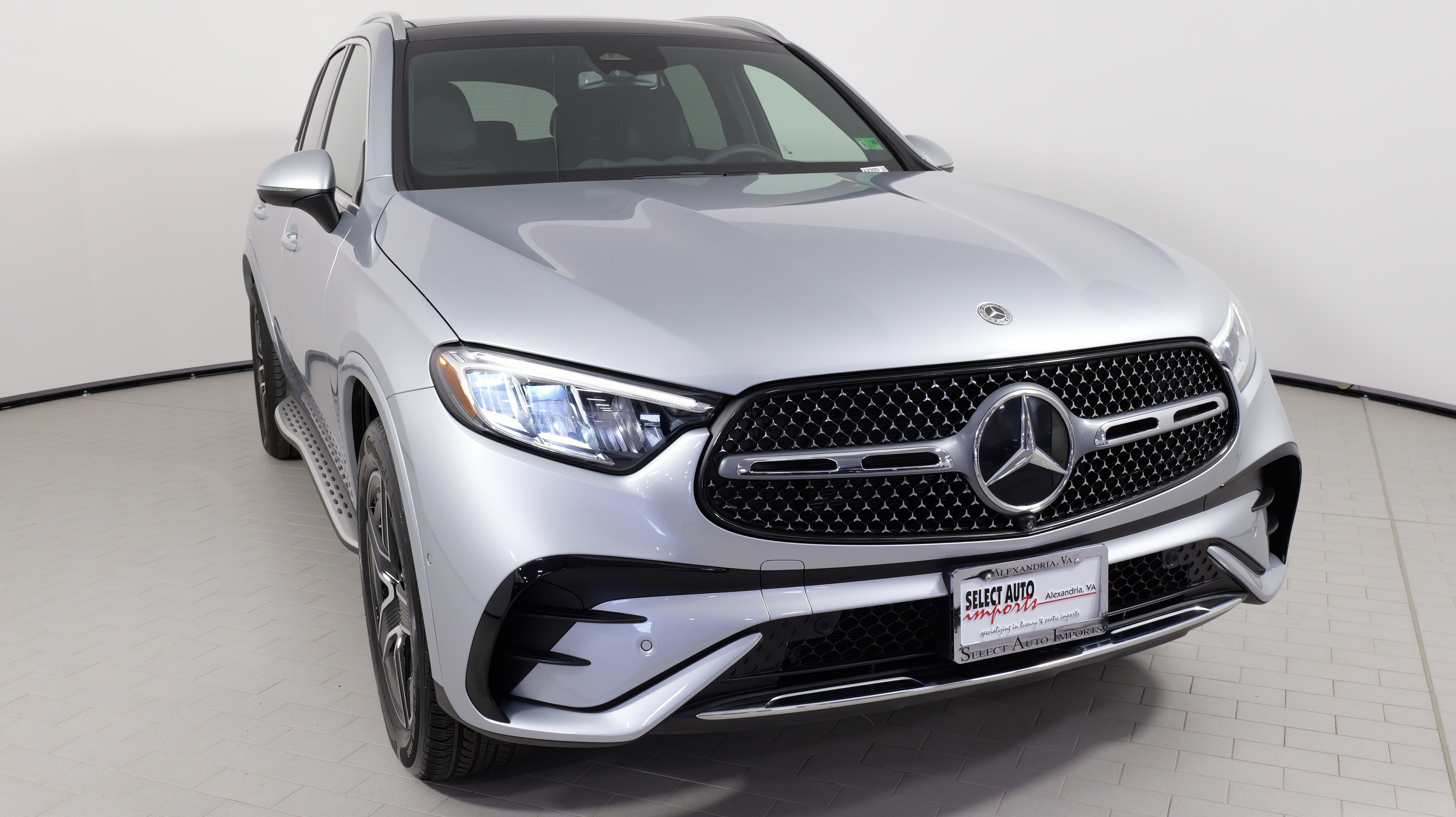 Used 2025 Mercedes-Benz GLC 350e 4MATIC image 7
