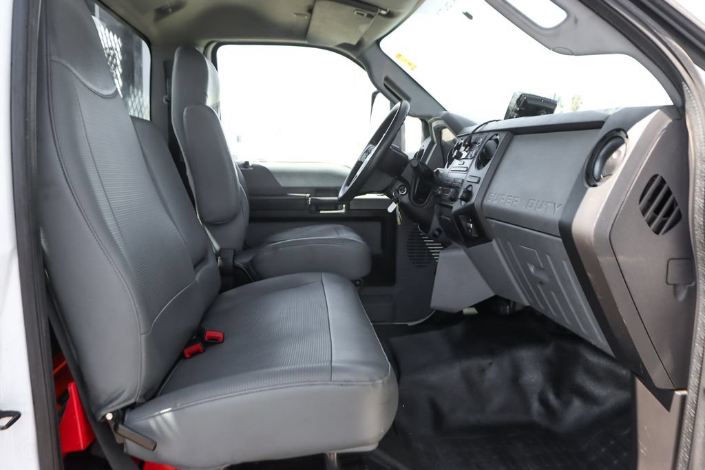 Used 2017 Ford F750 2WD Regular Cab Super Duty image 35