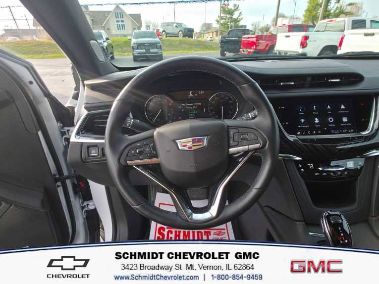Used 2025 Cadillac XT6 Premium Luxury image 17