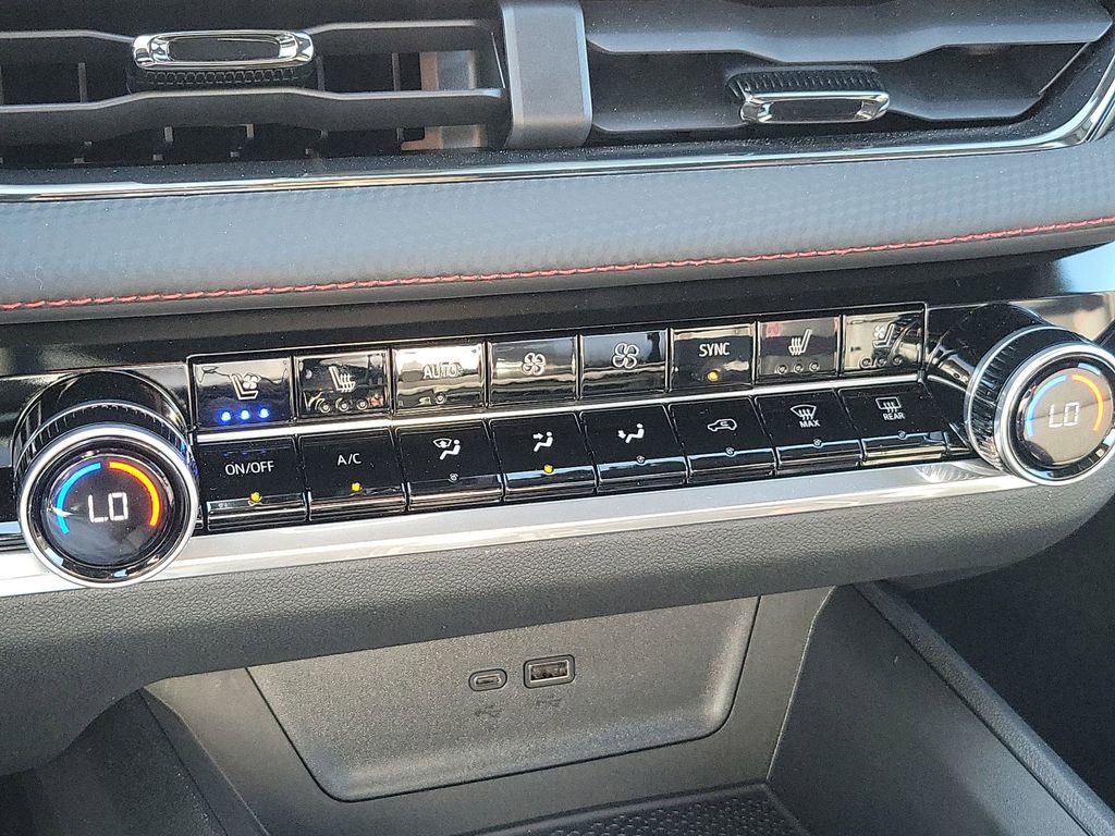 Used 2025 Chevrolet Equinox RS w/ Safety and Technology Package image 27