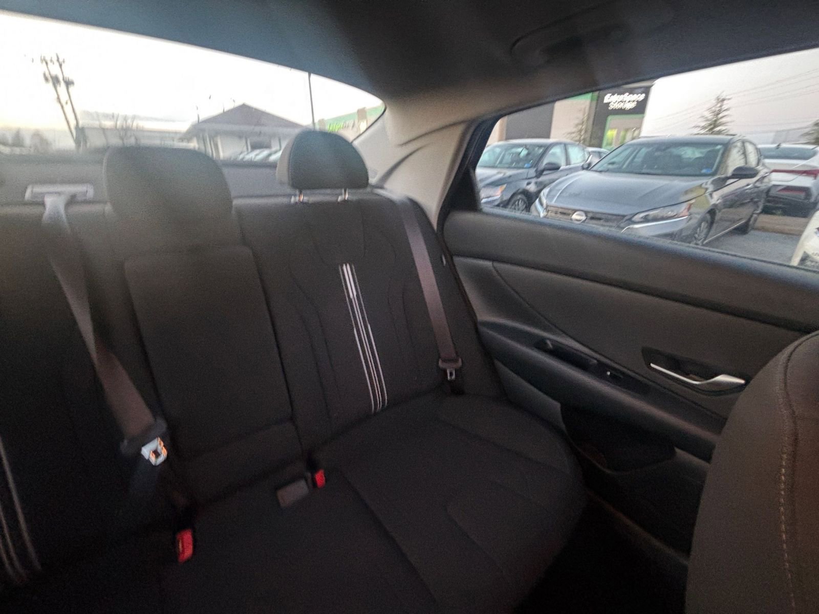 Used 2025 Hyundai Elantra SEL FWD image 39