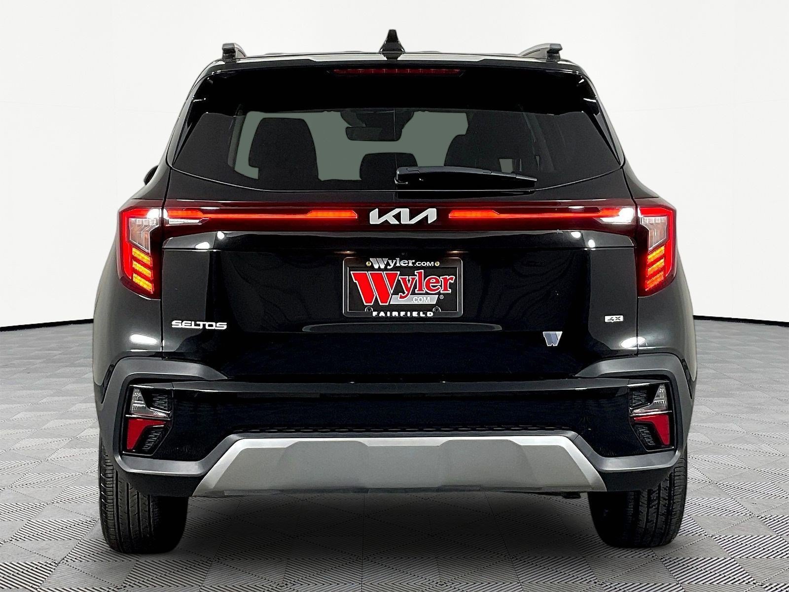 Used 2024 Kia Seltos S AWD/4WD image 5