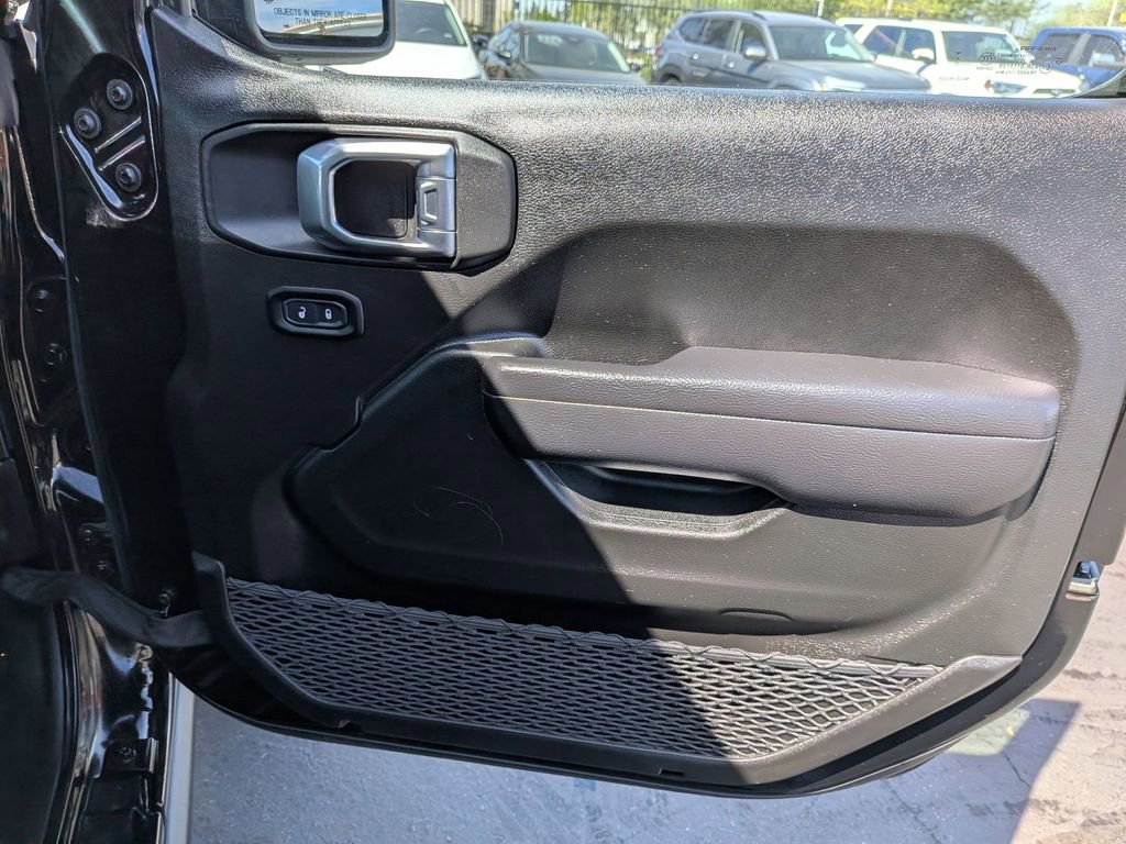 Used 2025 Jeep Wrangler Unlimited Rubicon image 33