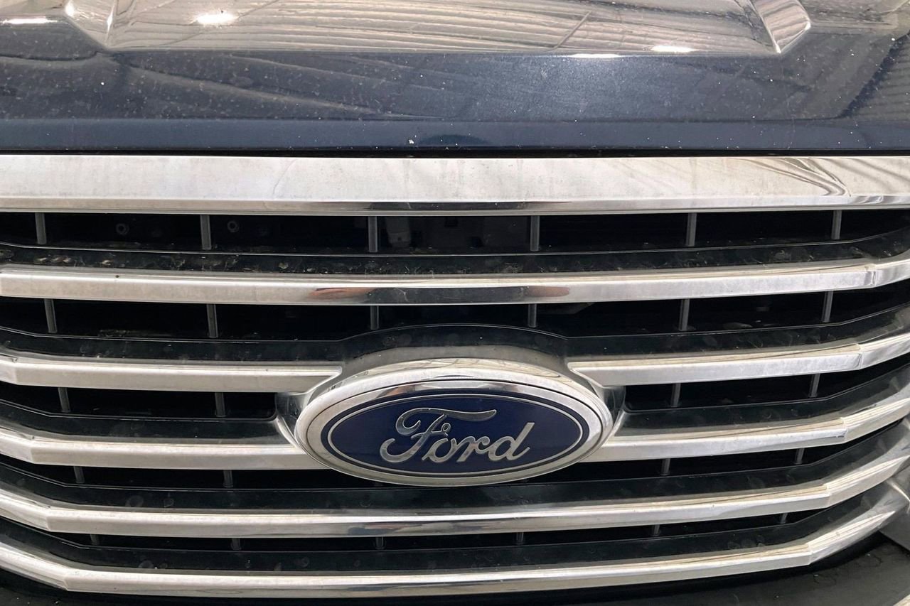 Used 2016 Ford F150 XLT w/ Equipment Group 302A Luxury image 27