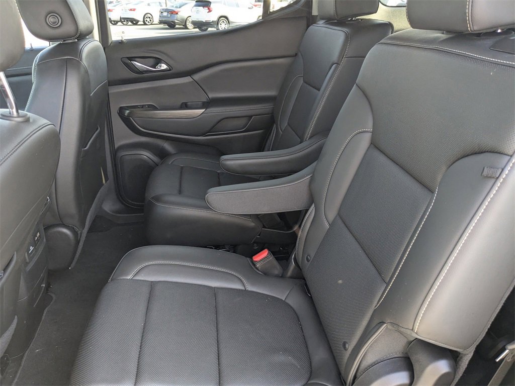 Used 2023 GMC Acadia SLT w/ Elevation Edition image 14