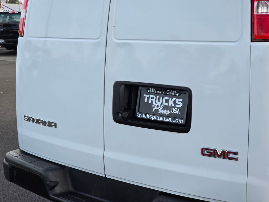 Used 2023 GMC Savana 3500 w/ Driver Convenience Package image 17