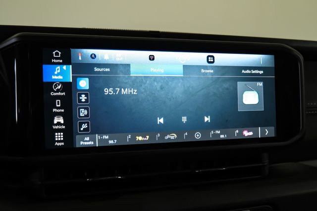 Used 2025 Jeep Gladiator Sport AWD/4WD image 41