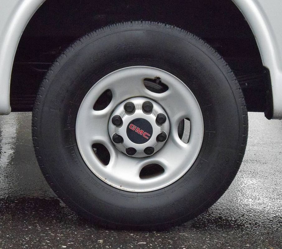 Used 2019 GMC Savana 2500 image 38