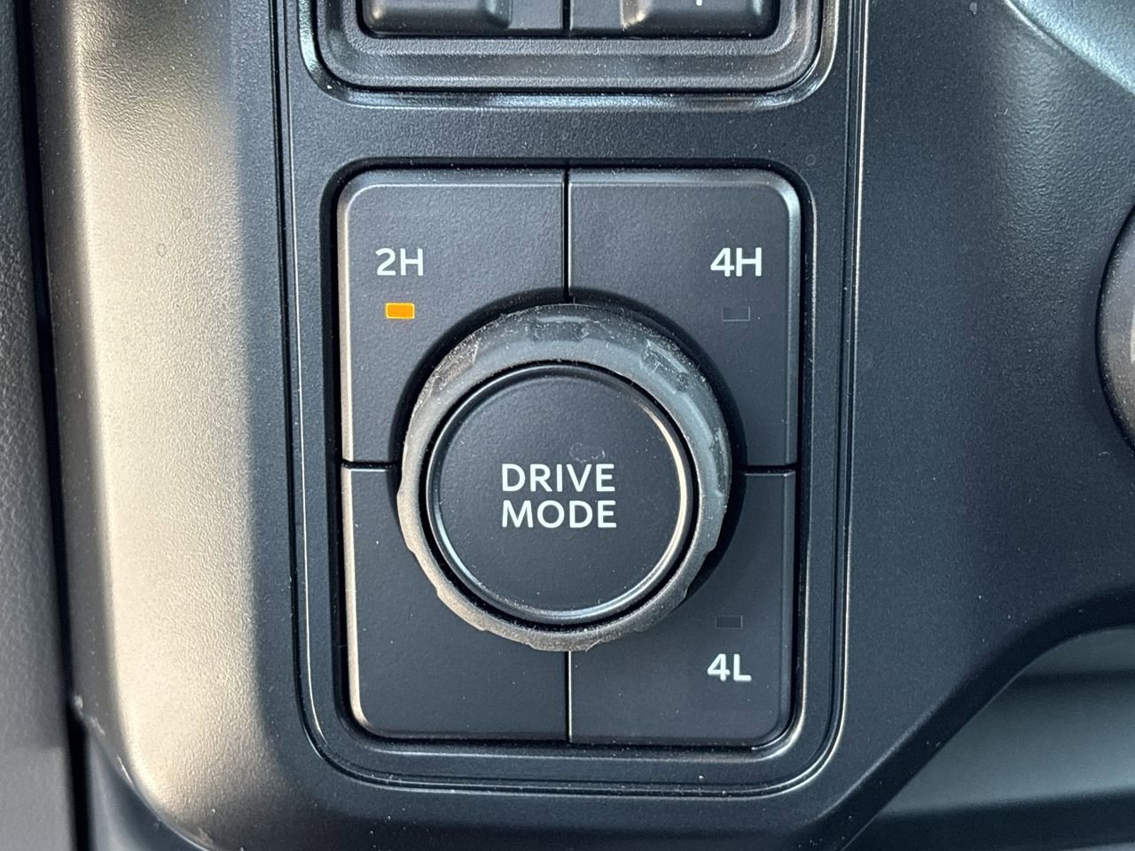 Certified 2025 Ford F350 XLT w/ FX4 Off-Road Package image 22