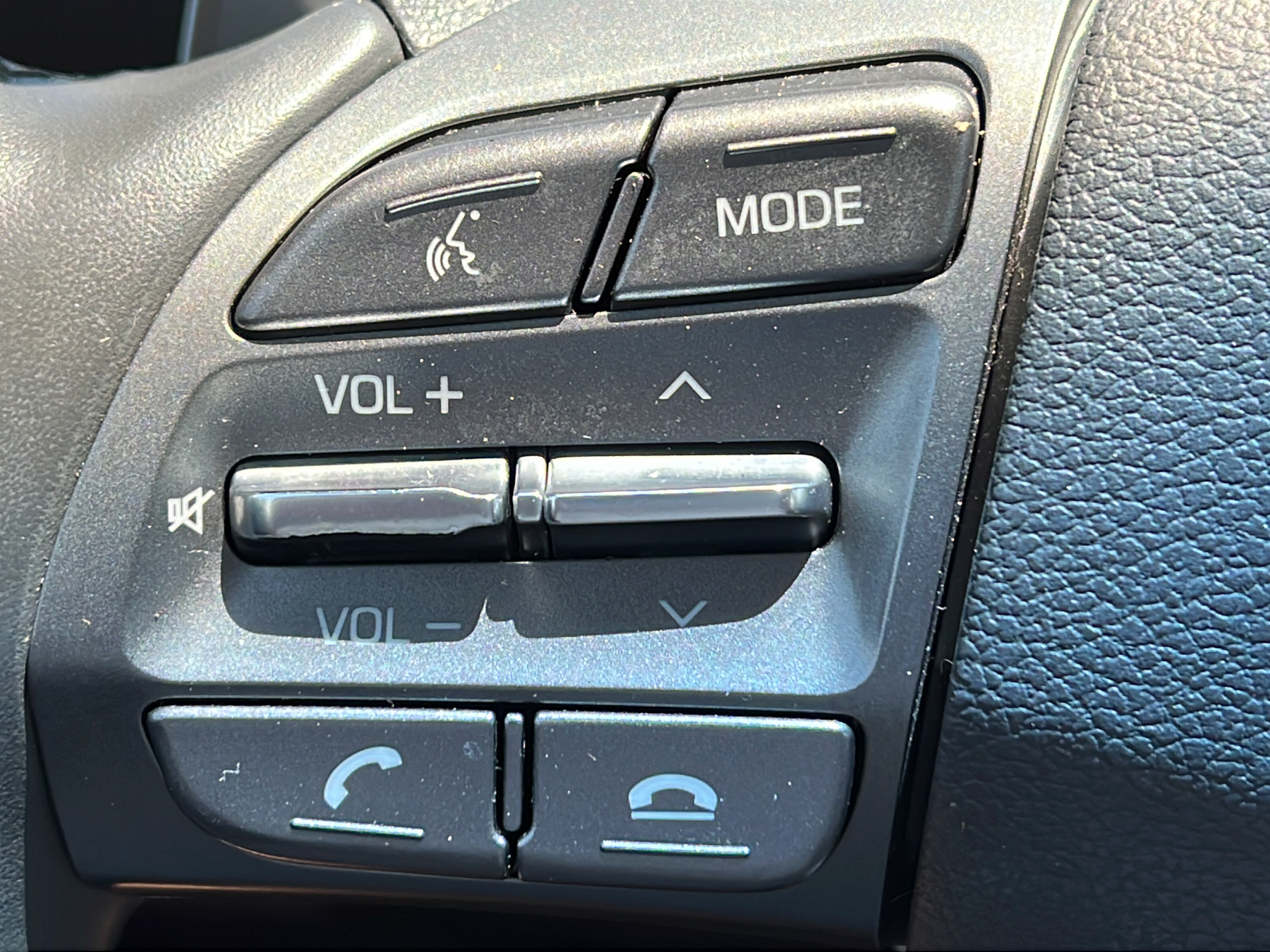 Certified 2021 Hyundai Ioniq Limited FWD image 17