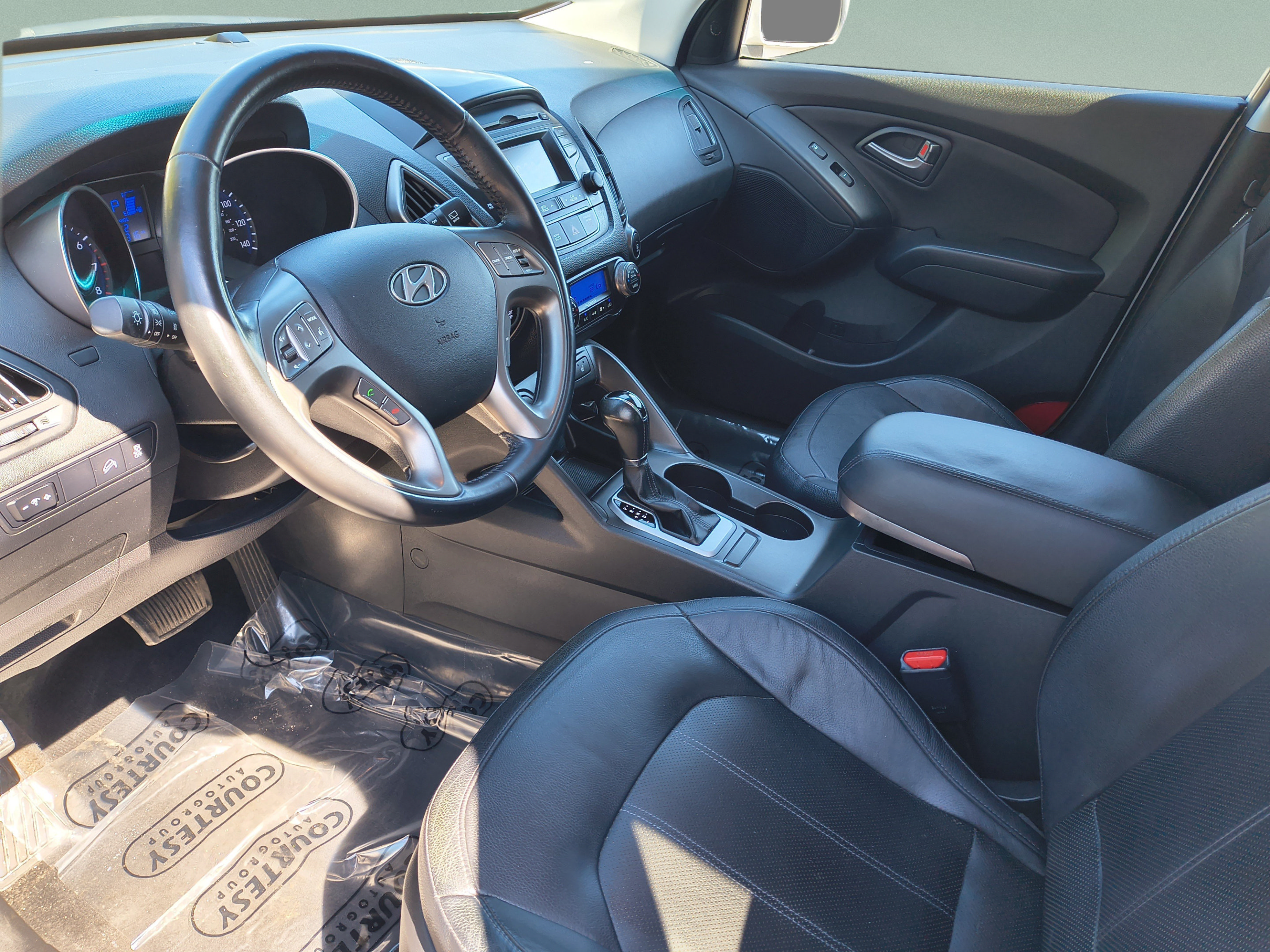 Used 2014 Hyundai Tucson Limited FWD image 17