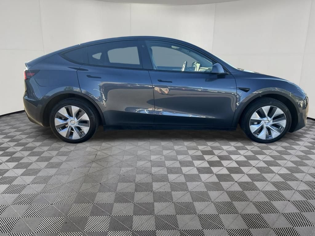 Used 2023 Tesla Model Y Long Range AWD/4WD image 9