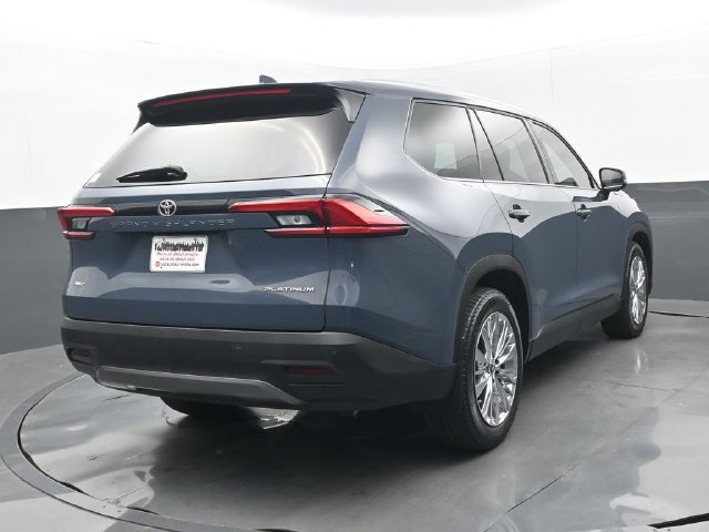 Used 2024 Toyota Grand Highlander AWD image 8