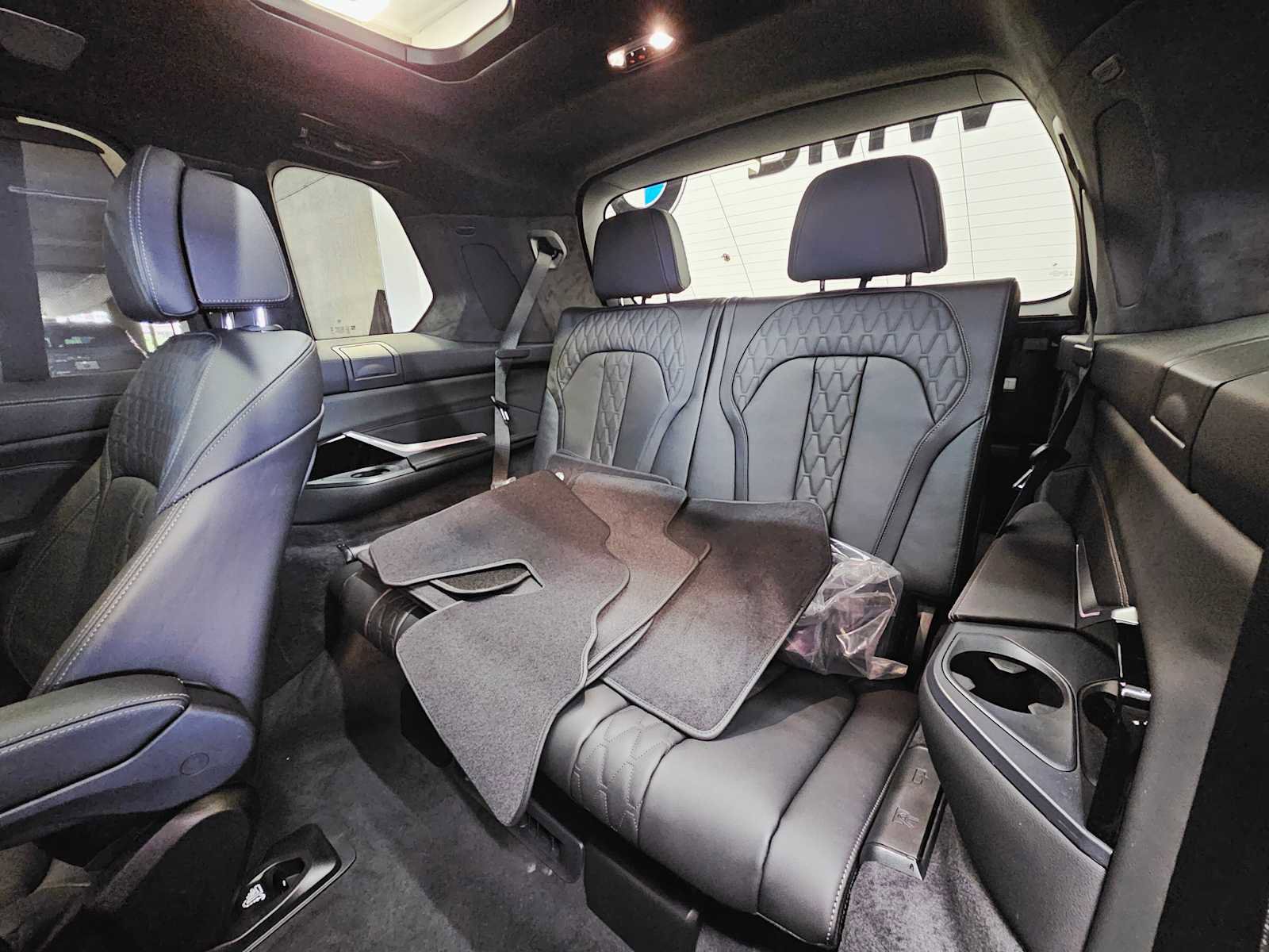 New 2026 BMW ALPINA XB7 image 27