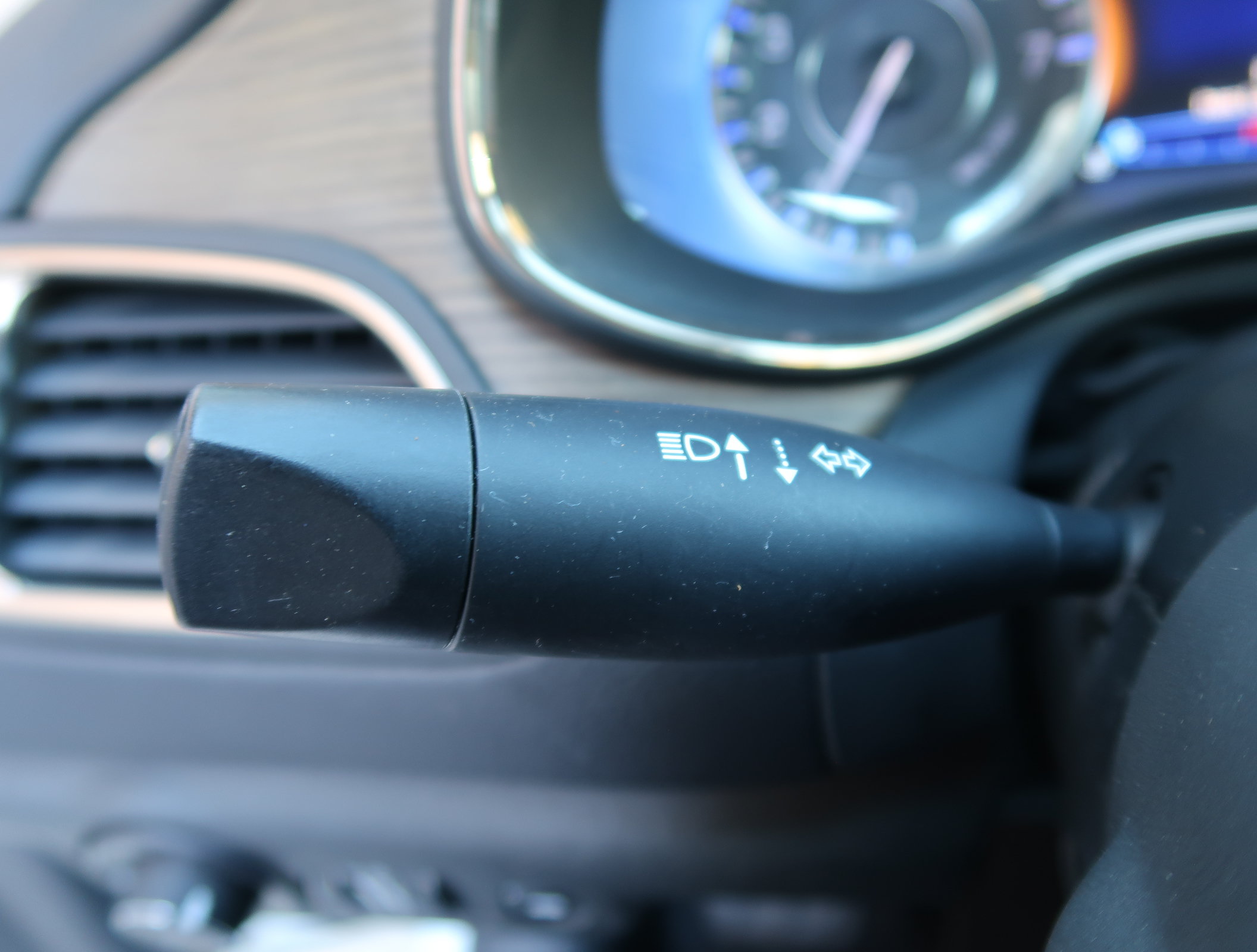 Used 2015 Chrysler 200 C w/ Navigation & Sound Group I FWD image 22