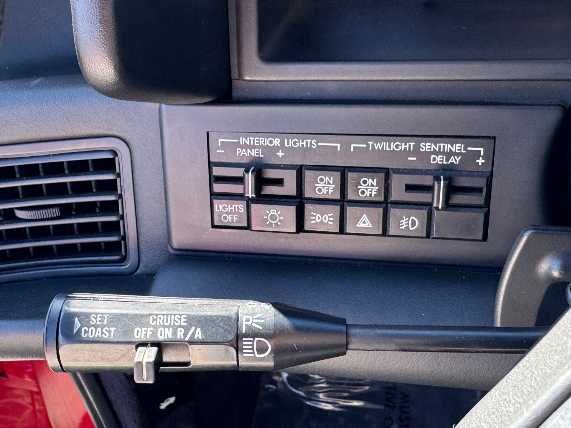 Used 1993 Cadillac Allante FWD image 21