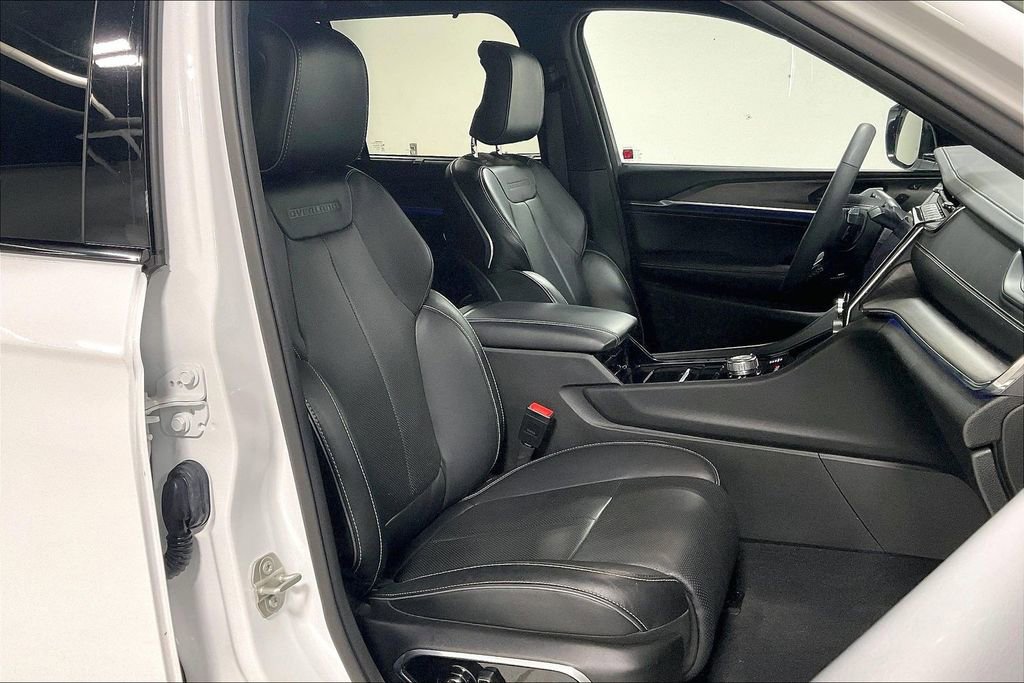 Used 2024 Jeep Grand Cherokee Overland w/ Luxury Tech Group IV image 10