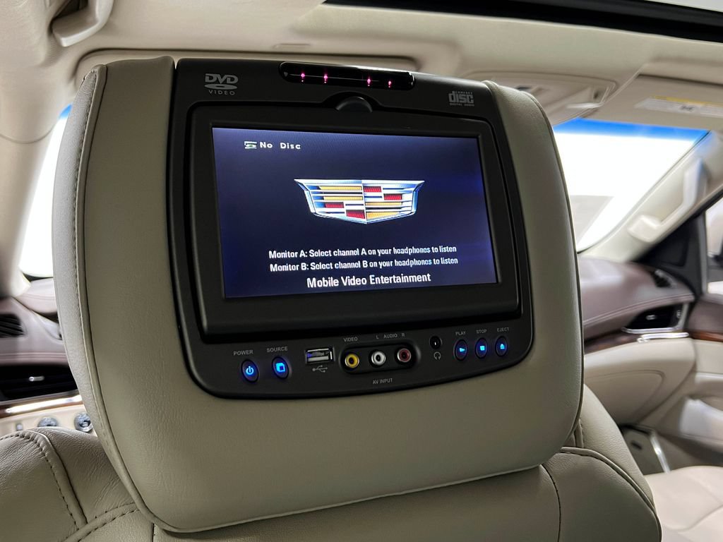 Used 2017 Cadillac Escalade Luxury AWD/4WD image 29