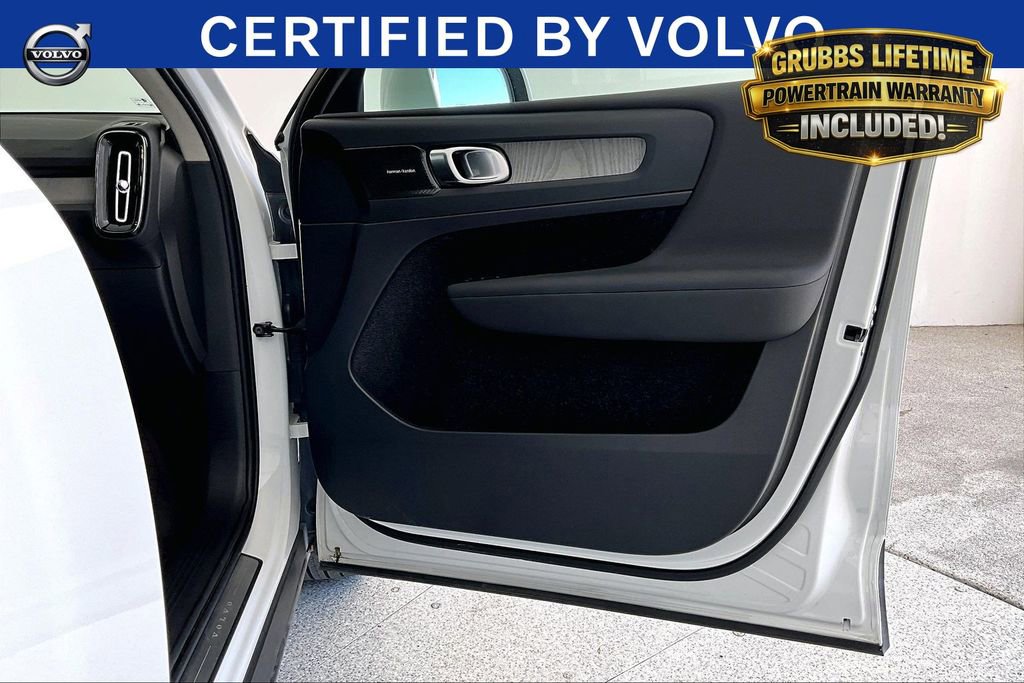 Certified 2024 Volvo XC40 B5 Ultimate w/ Protection Package Premier AWD/4WD image 25