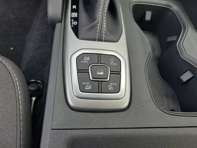 New 2026 Nissan Frontier SV w/ All-Weather Content Package AWD/4WD image 30
