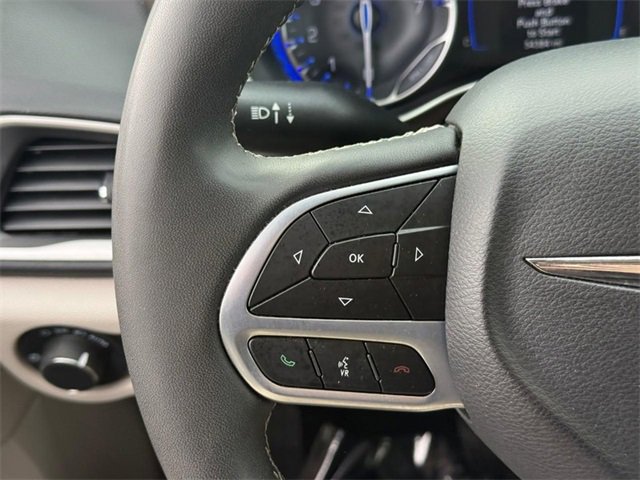 Used 2023 Chrysler Voyager LX image 20