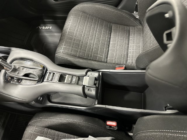 Used 2025 Honda HR-V LX image 24