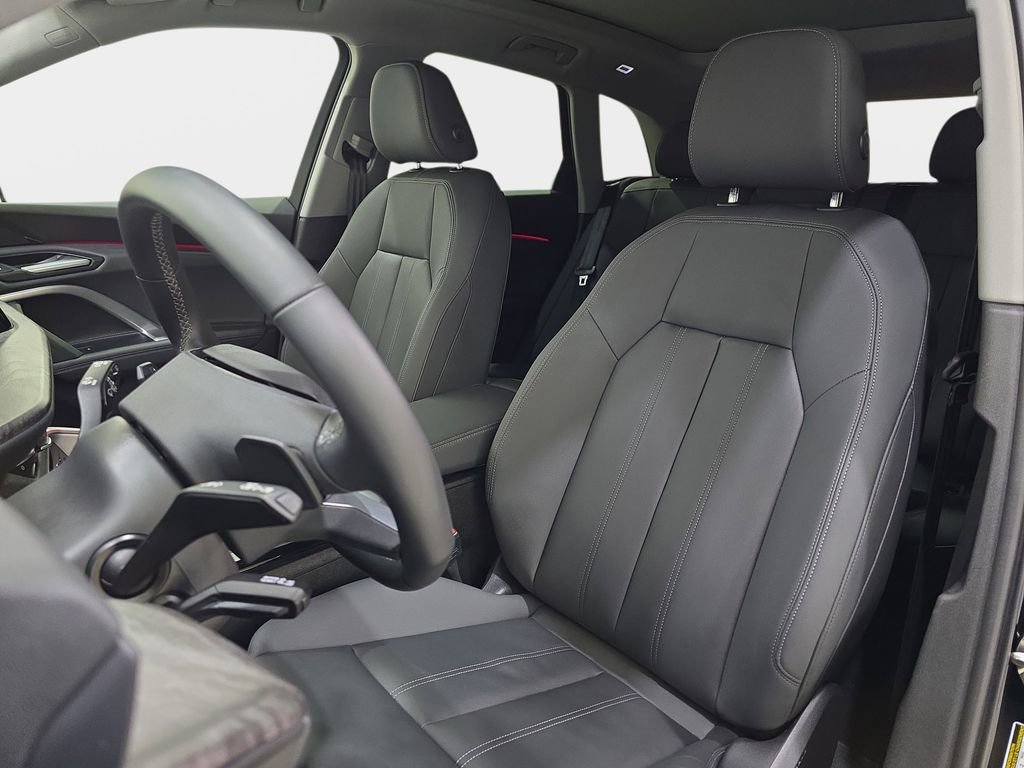 Used 2025 Audi Q5 Premium w/ Convenience Package image 18