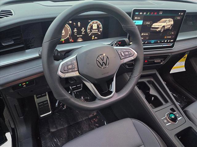 New 2026 Volkswagen Tiguan SE R-Line image 3