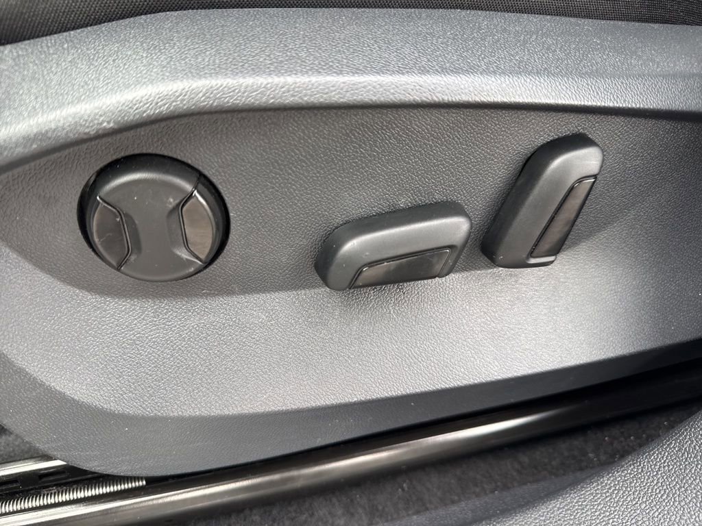 Certified 2024 Volkswagen Tiguan Wolfsburg Edition image 21