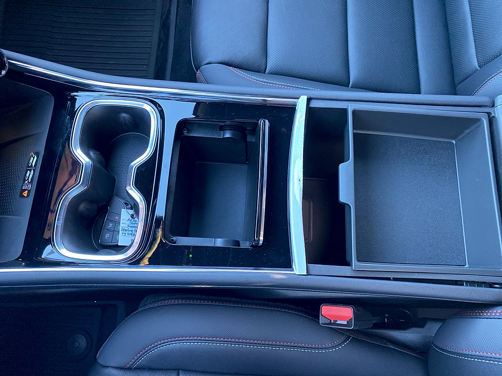 New 2026 Chevrolet Traverse RS w/ LPO, Floor Liner Package FWD image 30