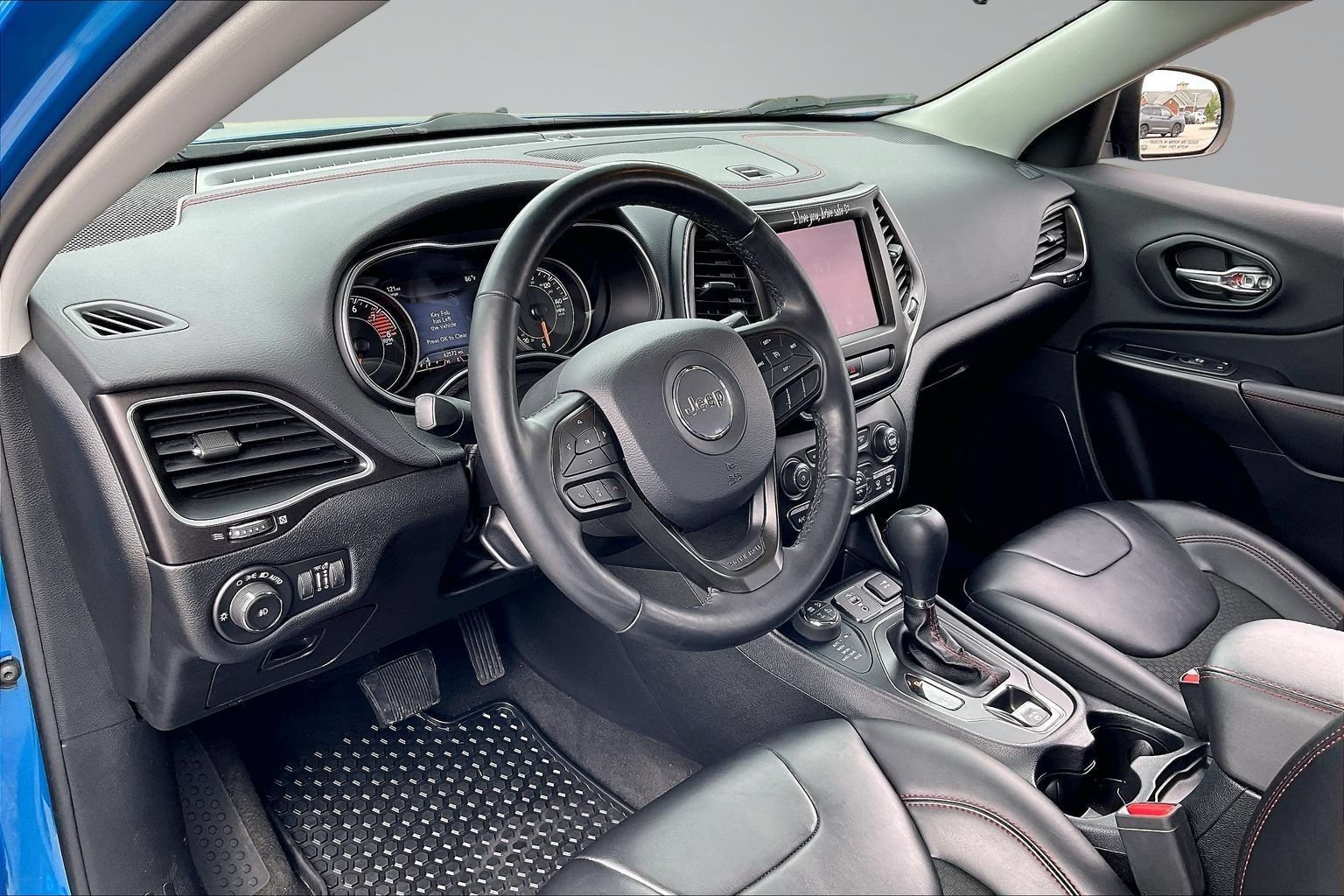 Used 2020 Jeep Cherokee Trailhawk w/ Cold Weather Group AWD/4WD image 12