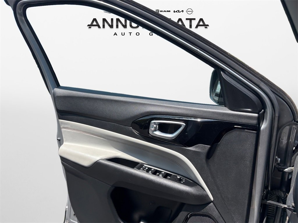 Certified 2022 Jeep Compass Limited image 28