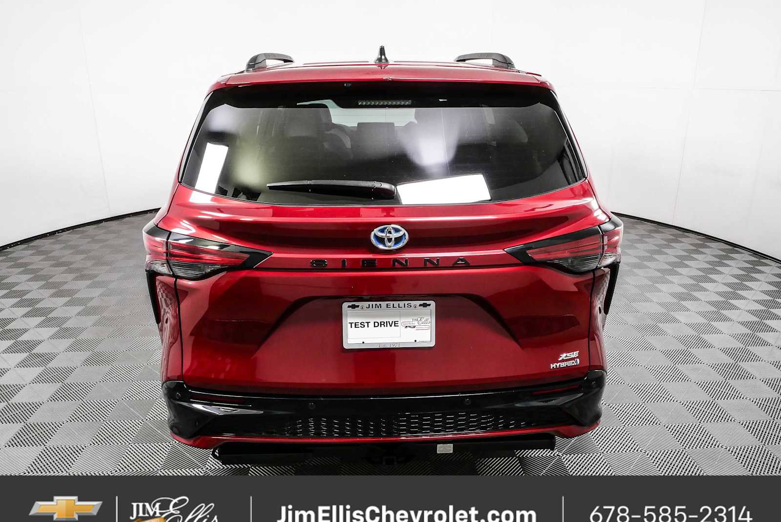 Used 2021 Toyota Sienna XSE w/ XSE Plus Package FWD image 28