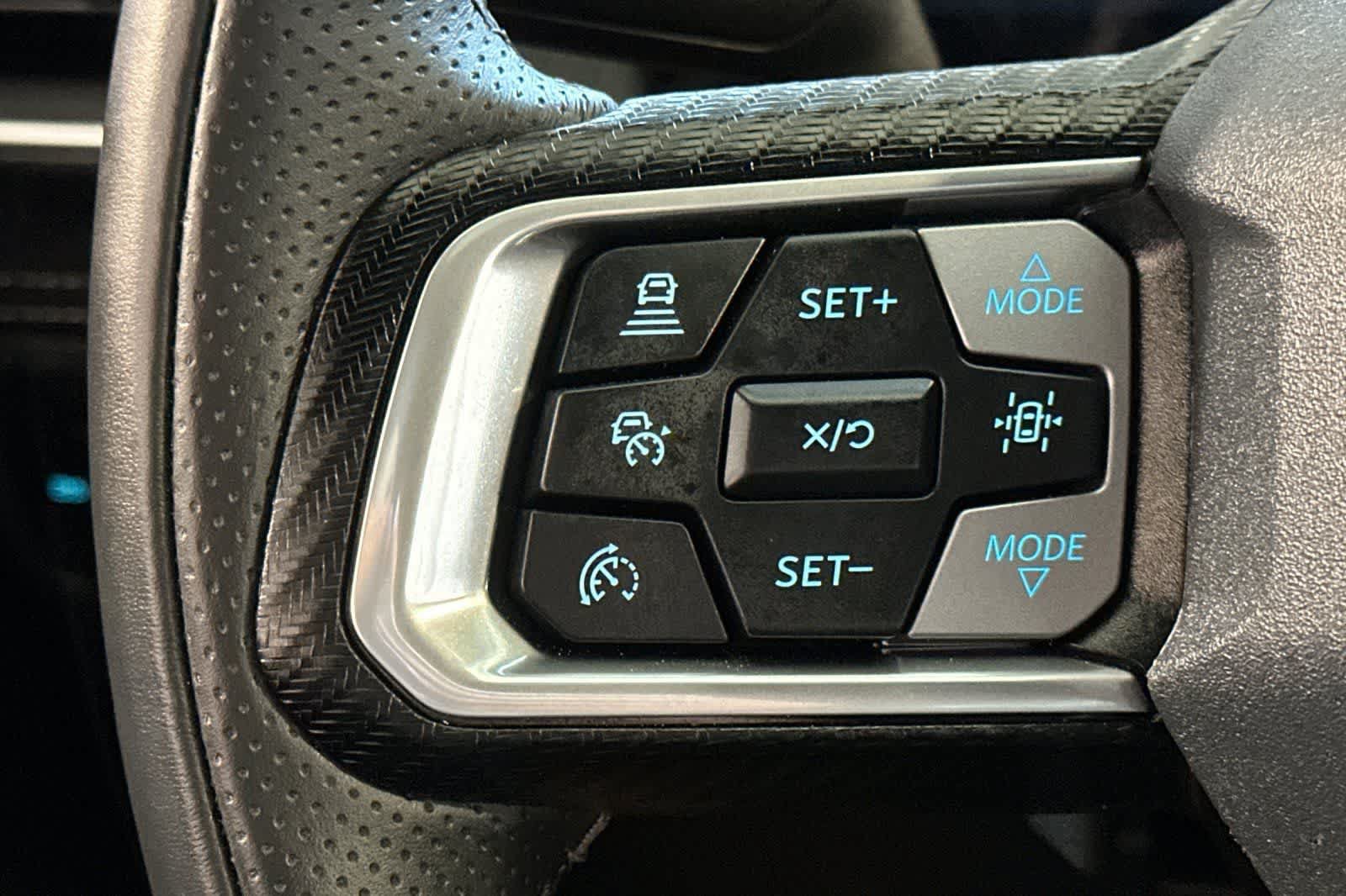 Used 2025 Ford Mustang Premium RWD image 30