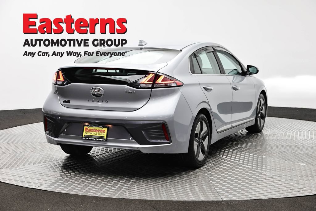 Used 2022 Hyundai Ioniq SEL FWD image 5