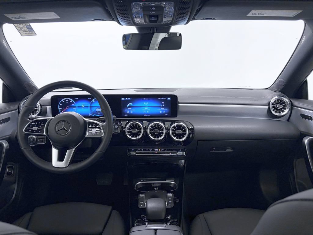 Used 2022 Mercedes-Benz CLA 250 4MATIC image 3