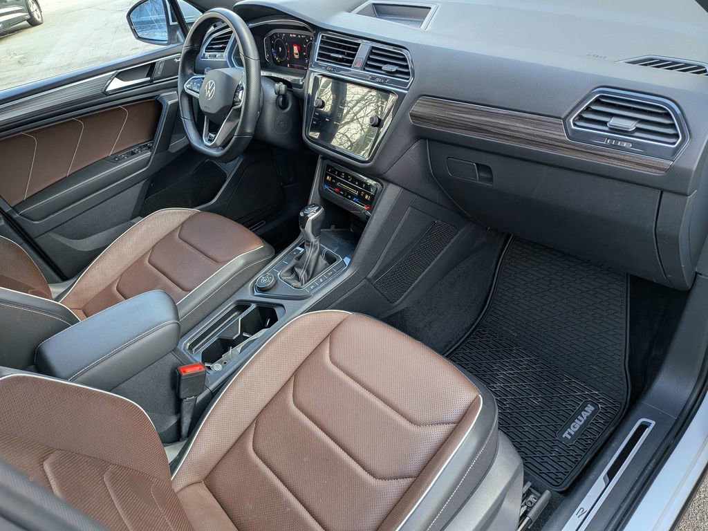 Used 2022 Volkswagen Tiguan SEL R-Line image 36