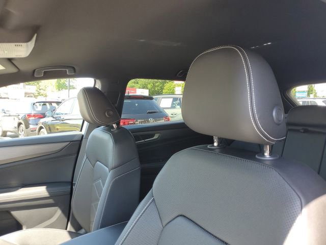 Certified 2025 Volkswagen Atlas Cross Sport SE image 16