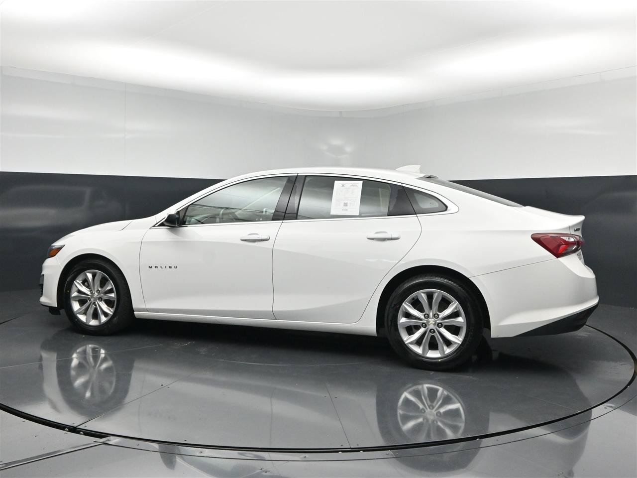 Used 2022 Chevrolet Malibu LT FWD image 8