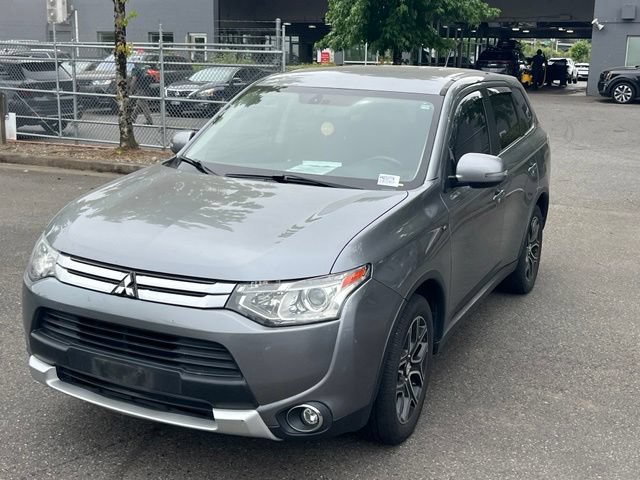 Used 2015 Mitsubishi Outlander GT AWD/4WD image 3