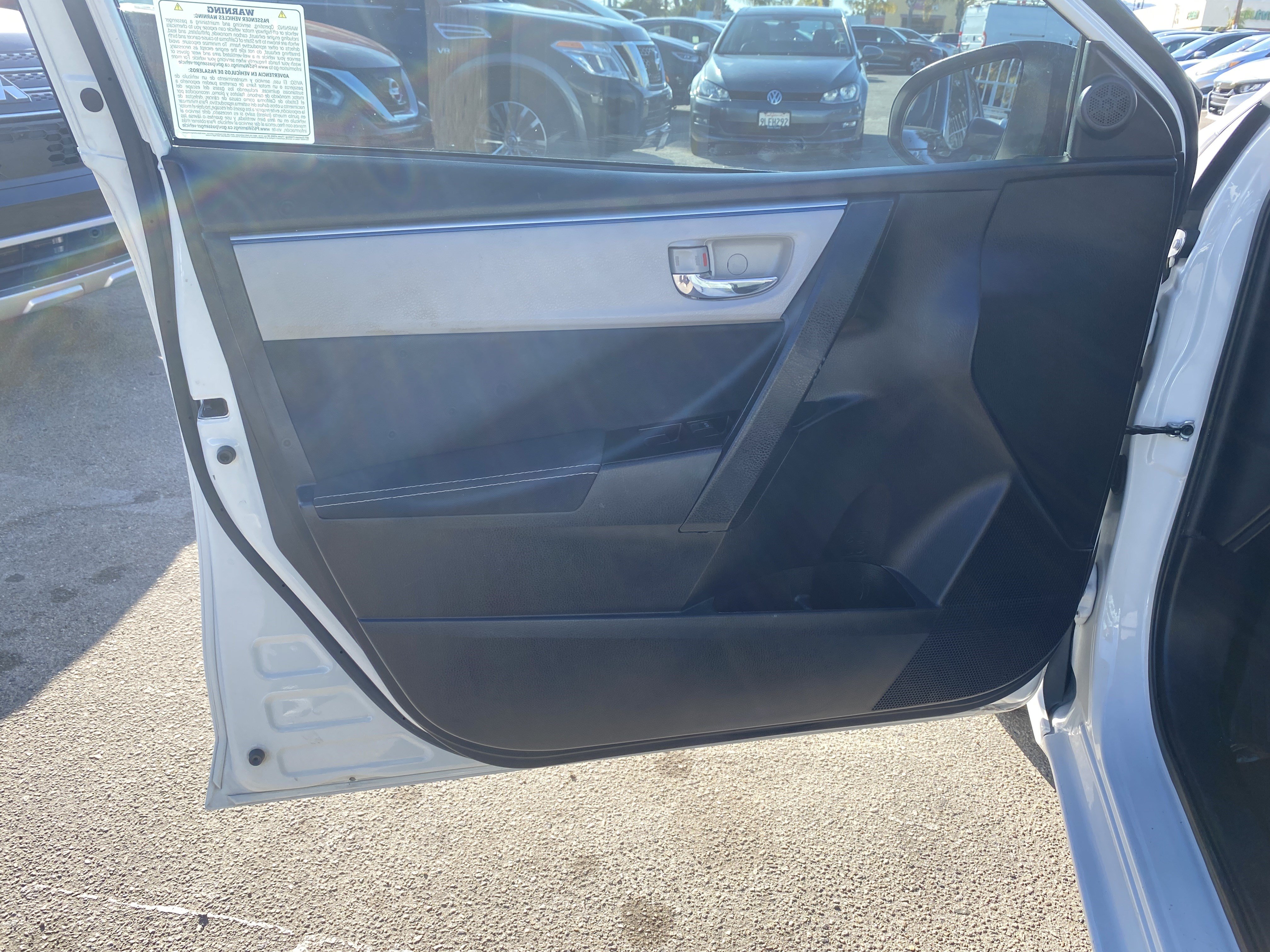 Used 2015 Toyota Corolla LE FWD image 13