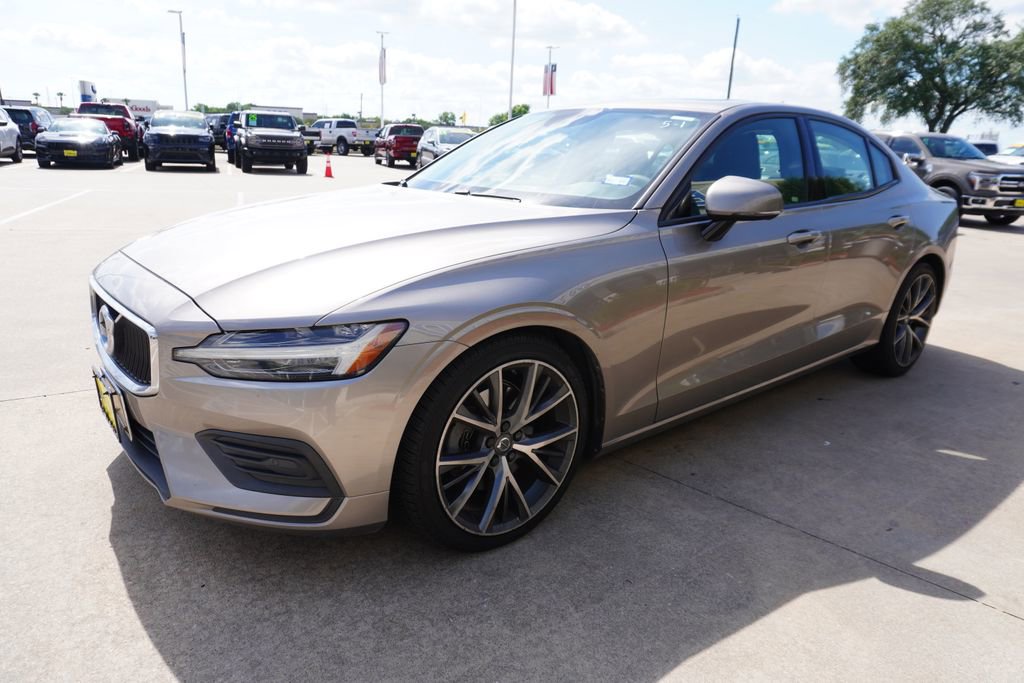 Used 2019 Volvo S60 T5 Momentum w/ Multimedia Package FWD image 3