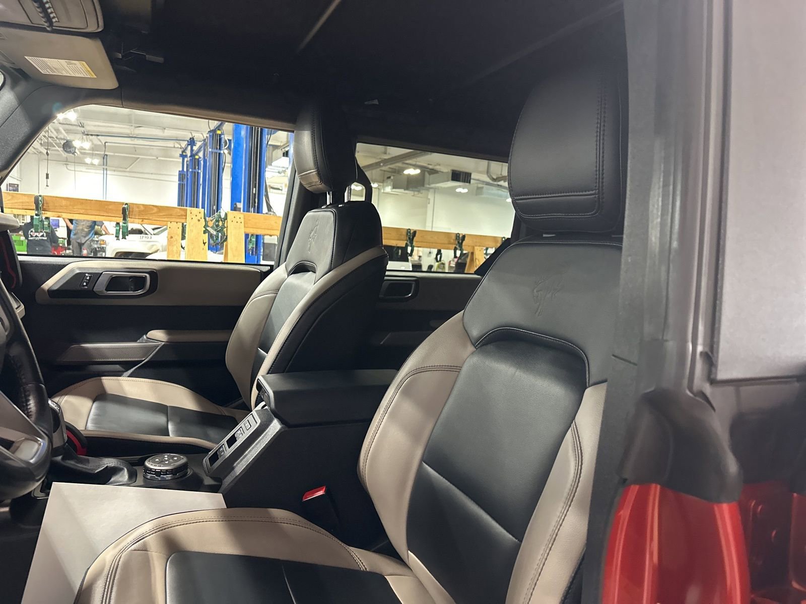 Used 2023 Ford Bronco Wildtrak image 15