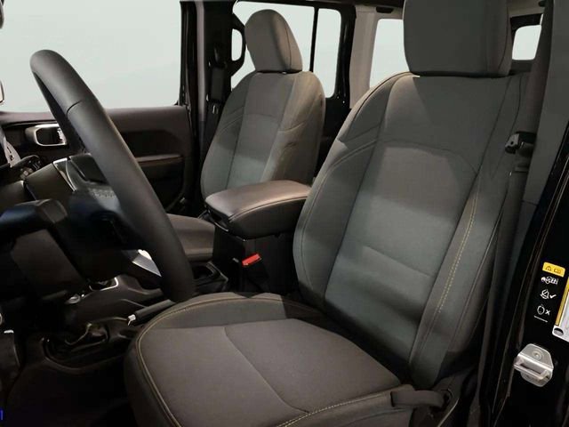 Used 2025 Jeep Wrangler Unlimited Sahara w/ Safety Group image 60