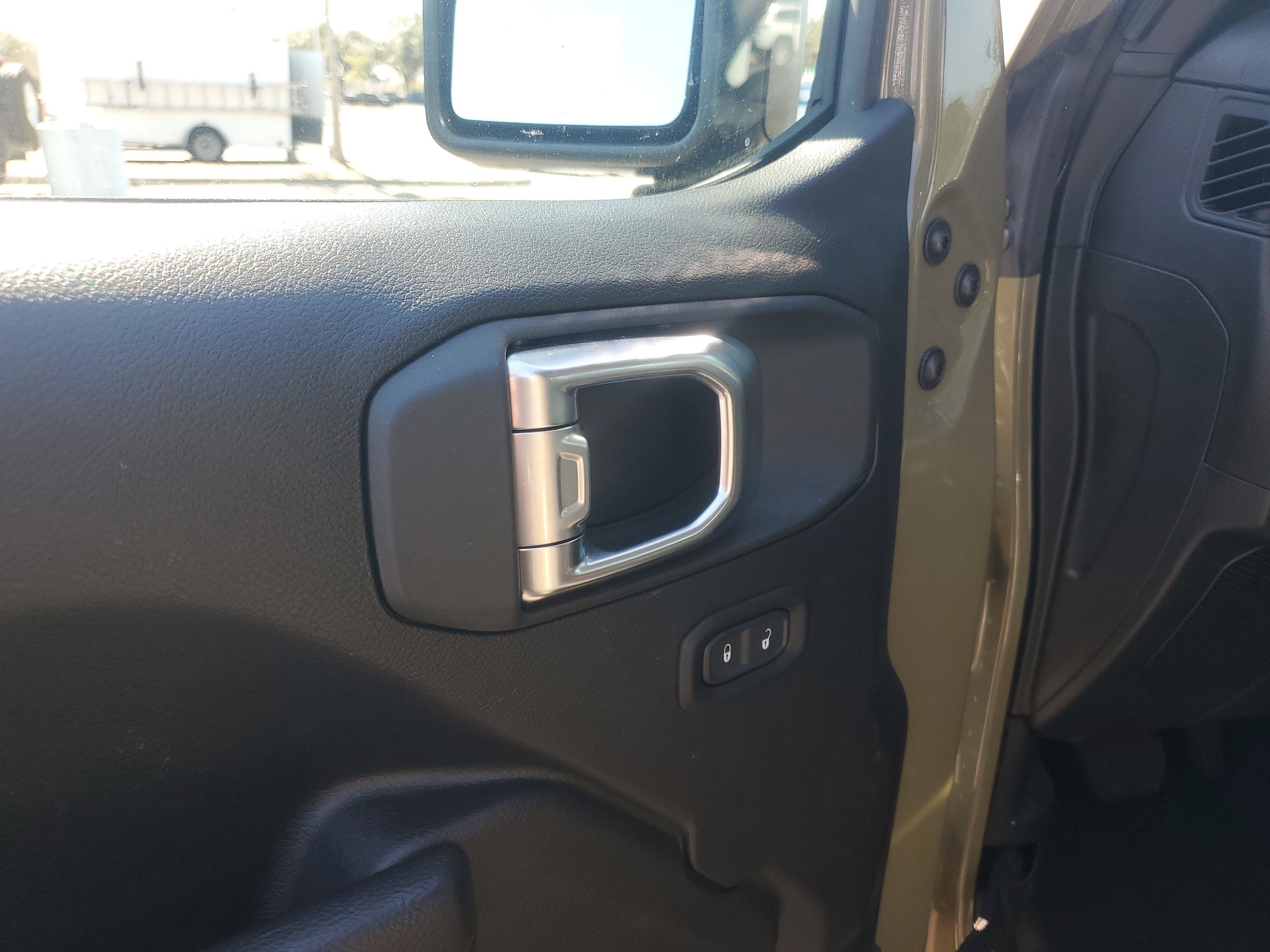 Used 2025 Jeep Gladiator Sport AWD/4WD image 24