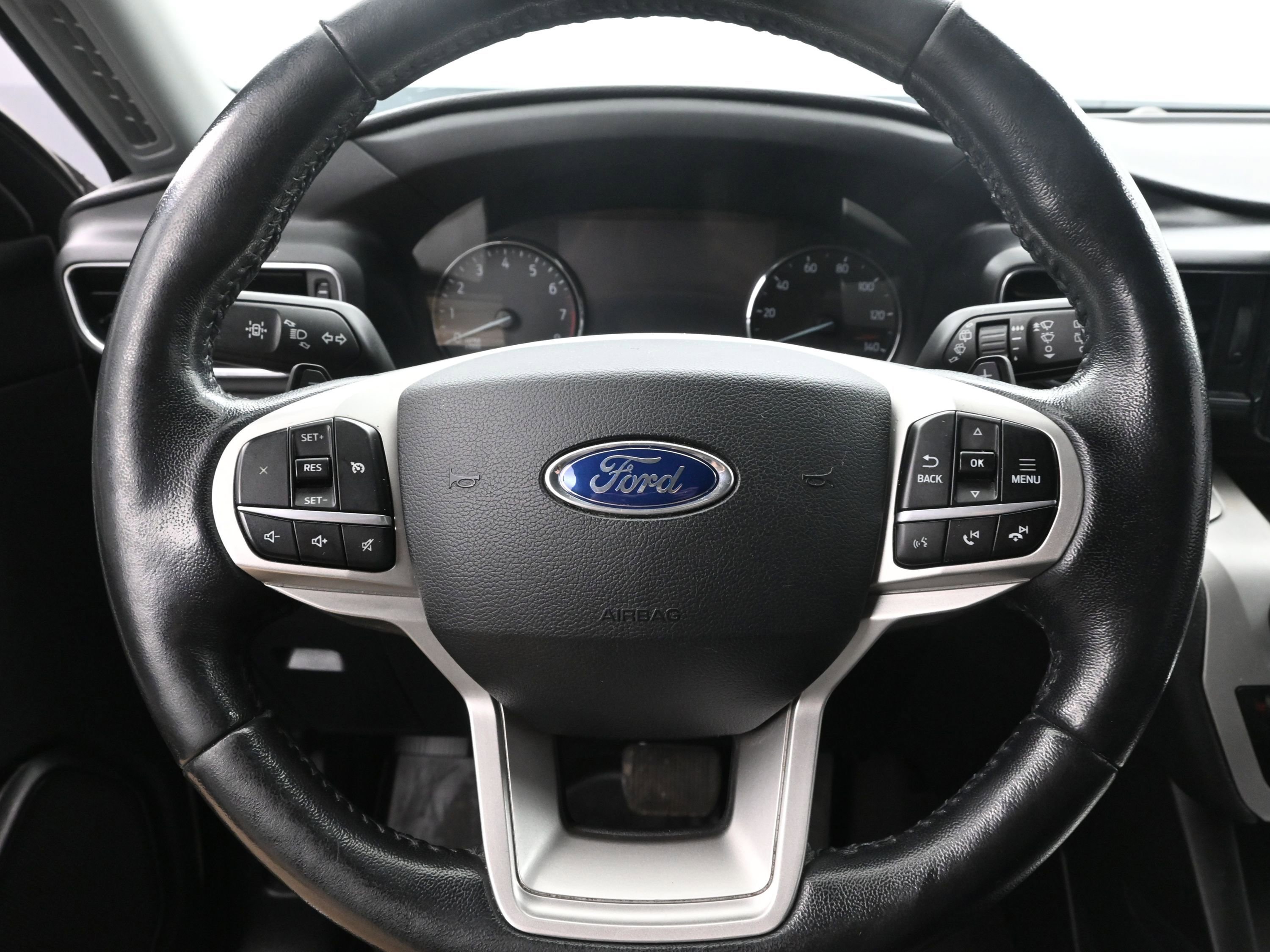 Used 2020 Ford Explorer XLT w/ Equipment Group 202A image 13