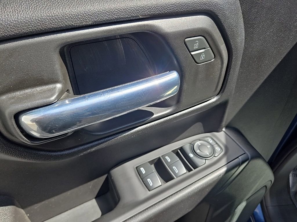 Used 2023 Chevrolet Silverado 1500 Custom image 16