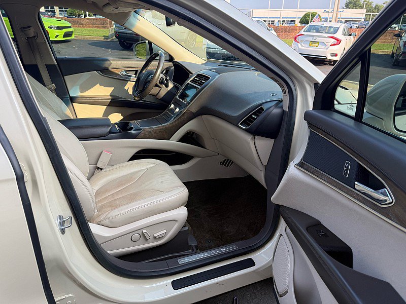 Used 2018 Lincoln MKX Reserve w/ Lincoln MKX Climate Package AWD/4WD image 21