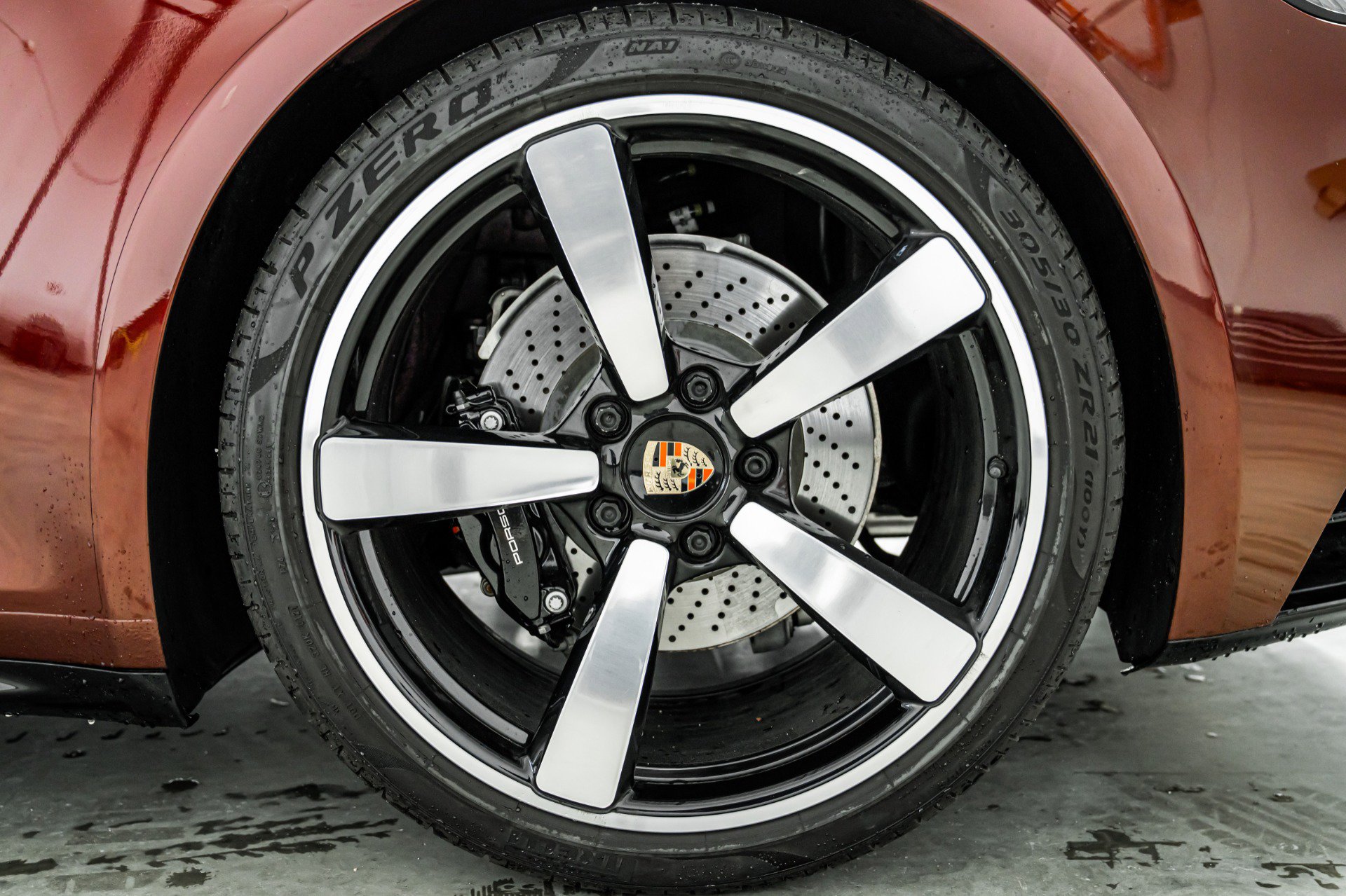 Used 2021 Porsche 911 Targa 4S Heritage Design image 10