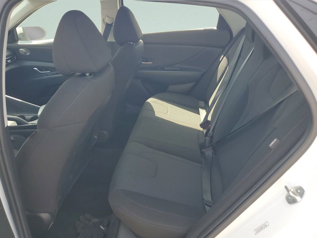 Used 2024 Hyundai Elantra SE image 13